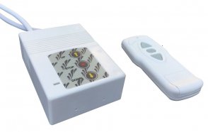 Lumien RFC радиочастотный пульт ДУ для экранов Lumien, комплект дистанционного управления включает в себя РЧ-пульт и РЧ-приемник от музыкального магазина МОРОЗ МЬЮЗИК