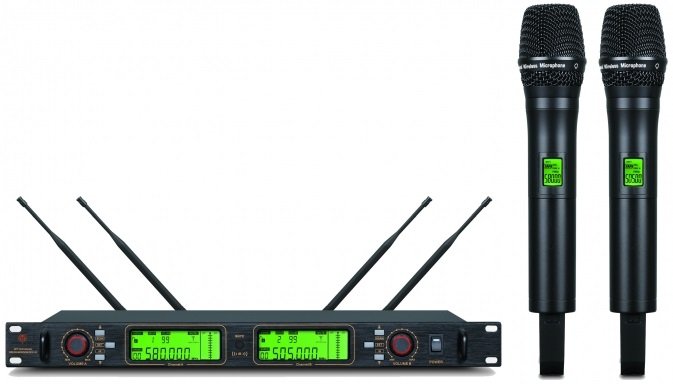 Arthur Forty U-9900C вокальная радиосистема с двумя ручными микрофонами, 200 частот, UHF, количество антенн 4 от музыкального магазина МОРОЗ МЬЮЗИК