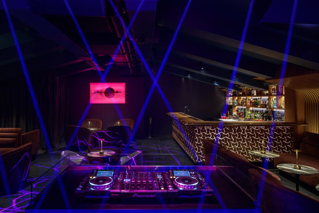 backroombar-jpegHiRe.jpg backroombar-jpegHiRe.jpg