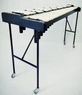 Soundclick L44BW ксилофон, материал клавиш - келон, диапазон - 3 ½ октавы, строй 442 Гц, вес - 24 кг, чехлы в комплекте от музыкального магазина МОРОЗ МЬЮЗИК