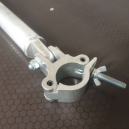 АЛЮМИНИЕВЫЕ И СТАЛЬНЫЕ КОНСТРУКЦИИ ROSSTAGE RS-TC-CD50-3500 Угловая скоба 3.5м, материал алюминий, хомут-струбцина поворотный 250кг на трубу 48-52мм