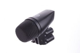 AKG P2 микрофон для озвучивания басовых инструментов и комбо динамический кардиоидный, разъём XLR от музыкального магазина МОРОЗ МЬЮЗИК